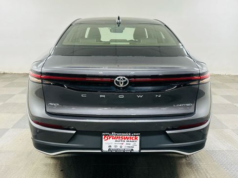 Certified 2023 Toyota Crown AWD/4WD image 5