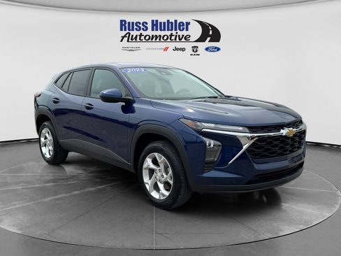 Used 2024 Chevrolet Trax LS w/ LS Convenience Package FWD image 9