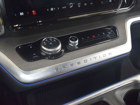 Used 2025 Ford Expedition Max Platinum AWD/4WD image 28