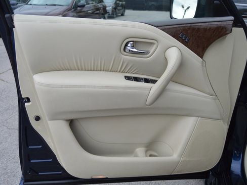 Used 2017 INFINITI QX80 2WD w/ Driver Assistance Package image 18