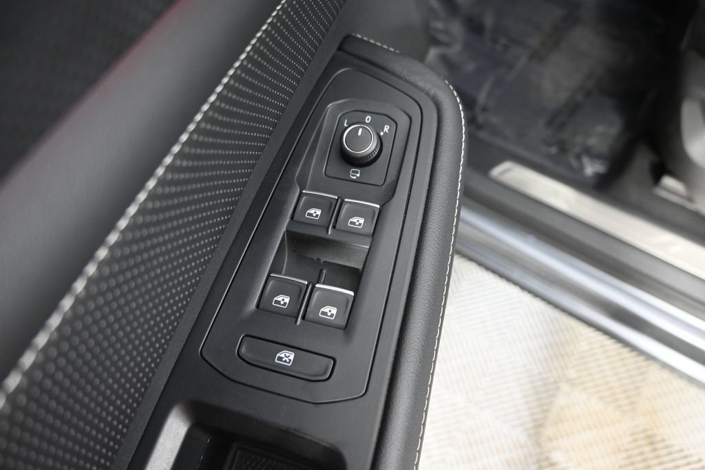 Used 2024 Volkswagen Atlas Cross Sport SEL Premium R-Line AWD/4WD image 20