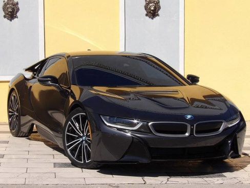 Used 2019 BMW i8 Coupe image 2