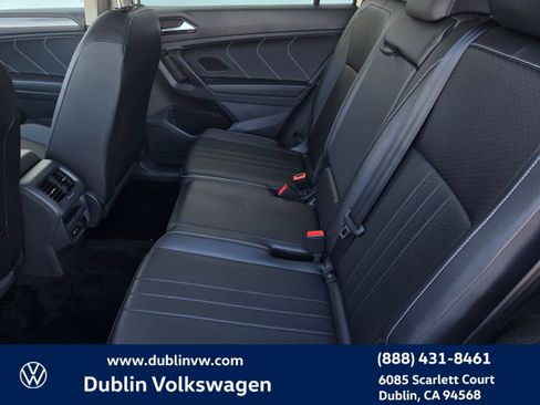 Used 2024 Volkswagen Tiguan SE image 12