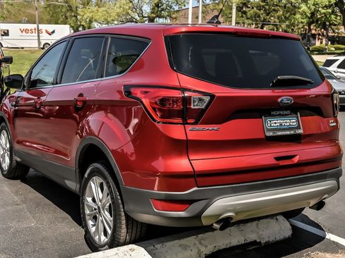 Used 2019 Ford Escape SE FWD image 8