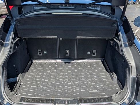 Used 2020 Jaguar F-PACE Premium image 23