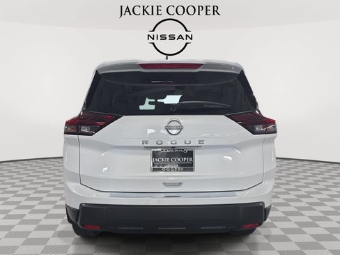 New 2026 Nissan Rogue SV FWD image 6