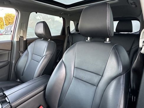 Used 2022 Nissan Rogue SL w/ SL Premium Package image 26