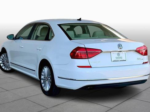 Used 2016 Volkswagen Passat 1.8T SE image 11