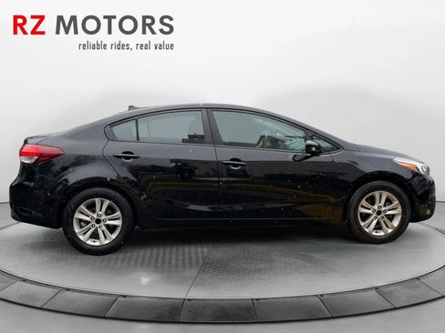 Used 2017 Kia Forte LX image 6