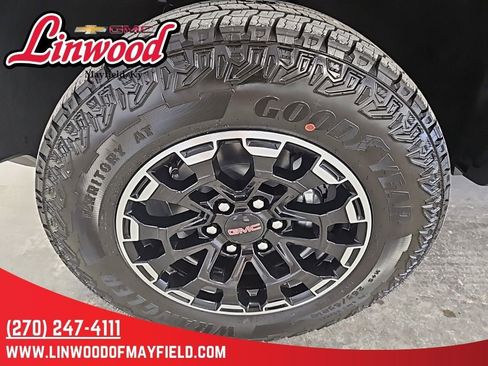 New 2026 GMC Canyon AT4 w/ AT4 Premium Package image 9