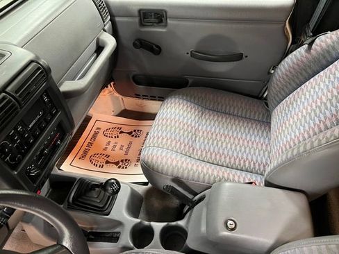 Used 1998 Jeep Wrangler Sport image 33