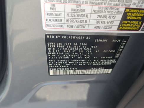 New 2025 Volkswagen ID. Buzz 1st Edition image 25