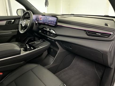 Certified 2025 Buick Enclave Preferred image 28