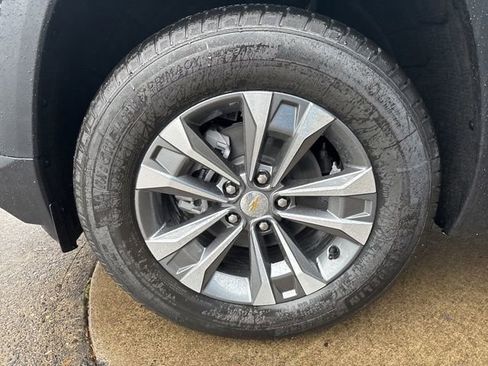 New 2026 Chevrolet Equinox LT w/ Safety and Technology Package AWD/4WD image 11