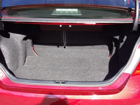 Used 2017 Toyota Camry SE image 30