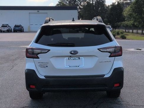 Used 2023 Subaru Outback Premium AWD/4WD image 4