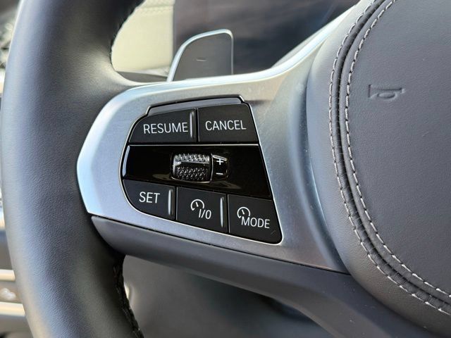 Used 2026 BMW X7 xDrive40i w/ M Sport Package AWD/4WD image 25
