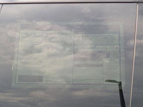 New 2025 Land Rover Range Rover SE image 18