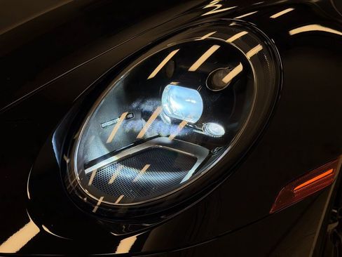 Used 2020 Porsche 911 Carrera S image 11