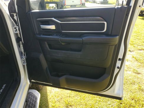 Used 2024 RAM 2500 Big Horn image 36