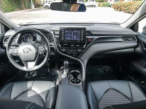 Used 2022 Toyota Camry SE FWD image 14