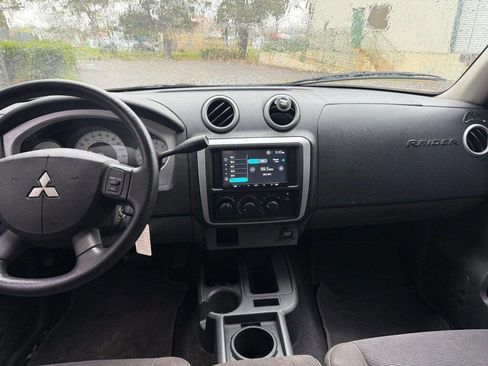 Used 2008 Mitsubishi Raider LS image 14