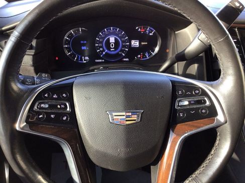 Used 2019 Cadillac Escalade Premium Luxury w/ Escalade Sport Edition image 11