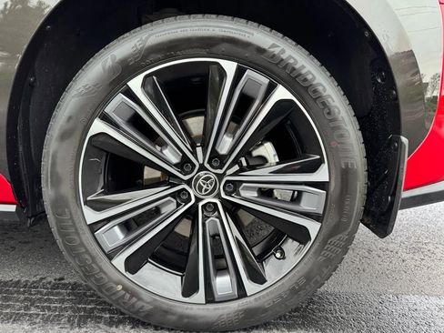 Used 2023 Toyota bZ4X AWD image 17