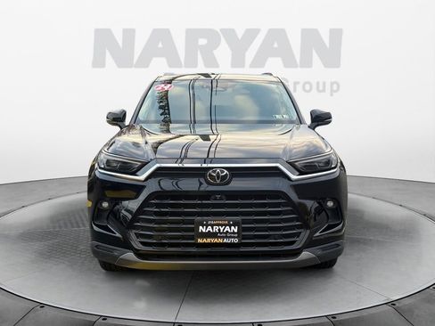 Used 2024 Toyota Grand Highlander Limited image 3