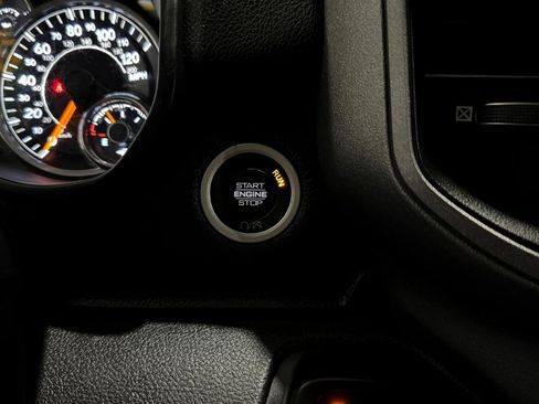 Used 2021 RAM 2500 Tradesman w/ Chrome Appearance Group image 29