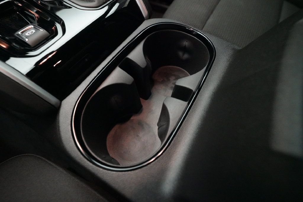 Used 2023 Chevrolet Colorado LT AWD/4WD image 15