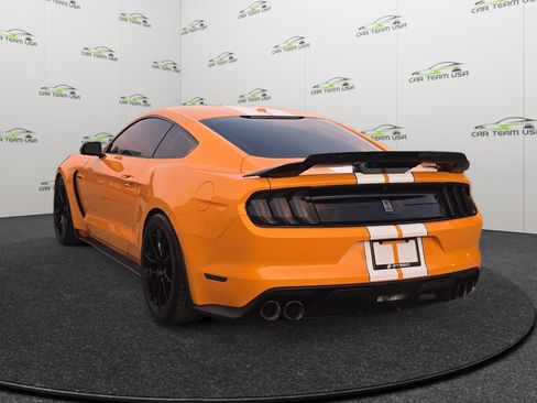Used 2019 Ford Mustang Shelby GT350 w/ Technology Package image 3