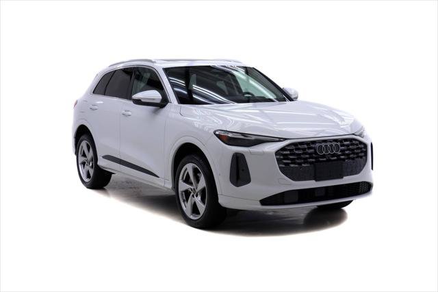 Certified 2025 Audi Q5 Premium AWD/4WD image 2