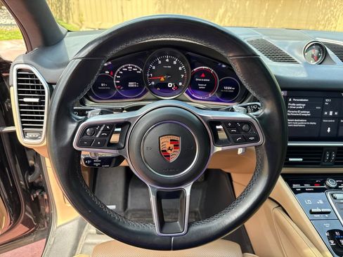 Used 2020 Porsche Cayenne AWD/4WD image 15