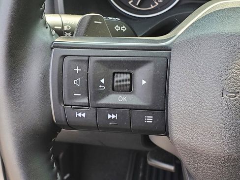 Certified 2025 Nissan Rogue SV FWD image 25
