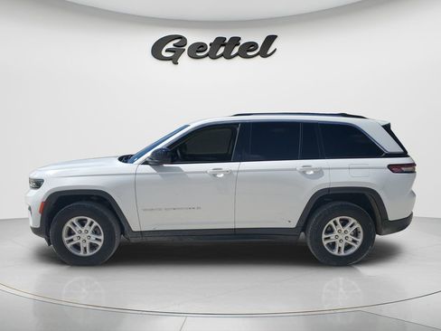 Used 2023 Jeep Grand Cherokee Laredo RWD image 8