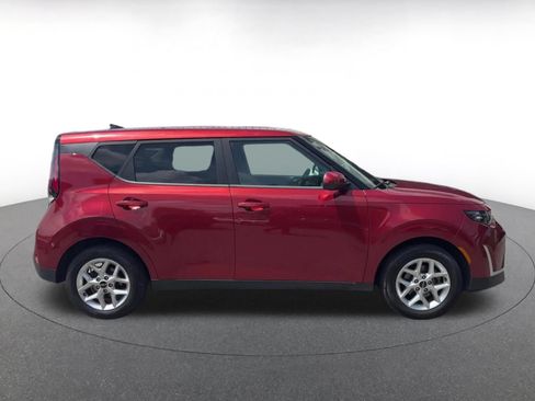 Used 2025 Kia Soul LX w/ LX Technology Package FWD image 16
