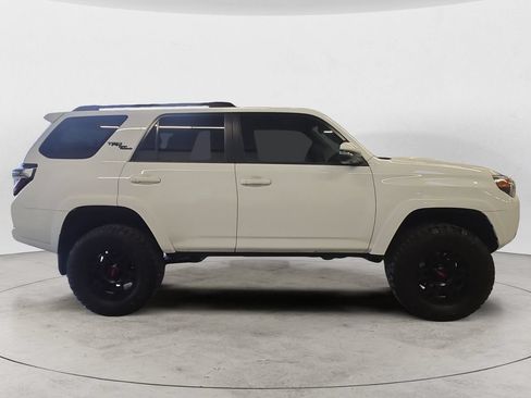 Used 2022 Toyota 4Runner TRD Off-Road Premium AWD/4WD image 4