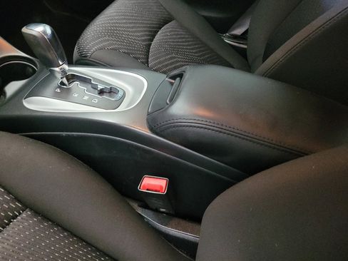 Used 2019 Dodge Journey SE FWD image 26