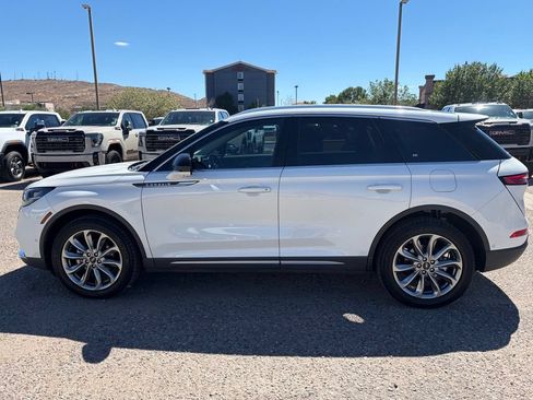 Used 2022 Lincoln Corsair FWD w/ Premium Package image 10