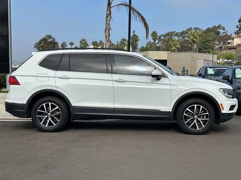 Used 2021 Volkswagen Tiguan SEL image 2