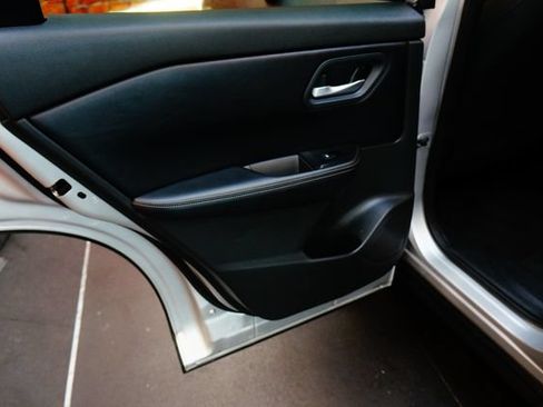 Certified 2025 Nissan Rogue SV AWD/4WD image 40