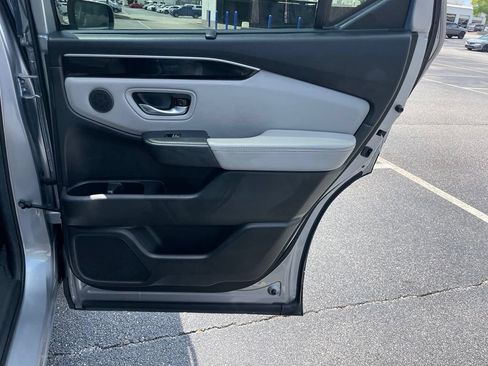 Used 2025 Honda Pilot Touring image 38