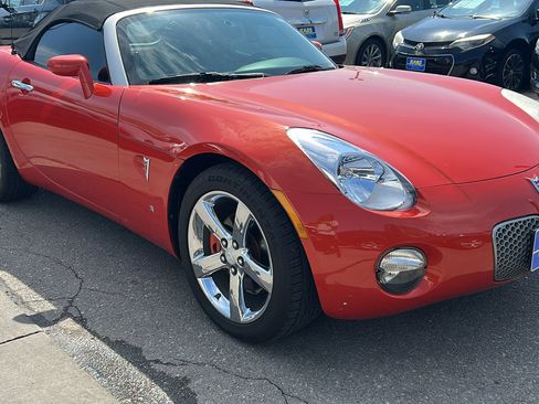 Used 2008 Pontiac Solstice Convertible w/ Premium Package image 4