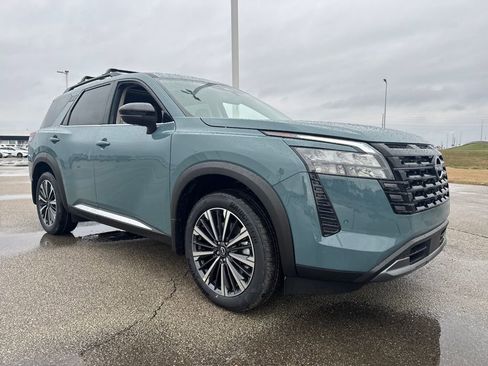 New 2026 Nissan Pathfinder Platinum image 9