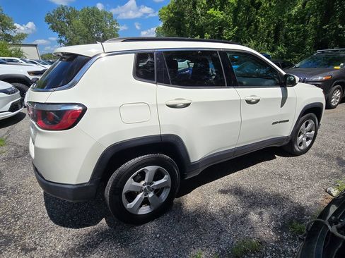 Used 2018 Jeep Compass Latitude w/ Popular Equipment Group AWD/4WD image 8