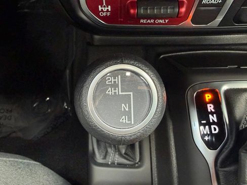 Certified 2025 Jeep Wrangler Unlimited Sport AWD/4WD image 23