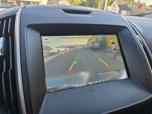 Used 2018 Ford Edge SEL w/ Equipment Group 201A AWD/4WD image 9