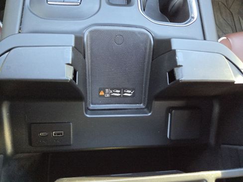 Used 2025 GMC Sierra 2500 Denali Ultimate image 13