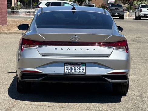 Used 2023 Hyundai Elantra SEL w/ Convenience Package FWD image 5